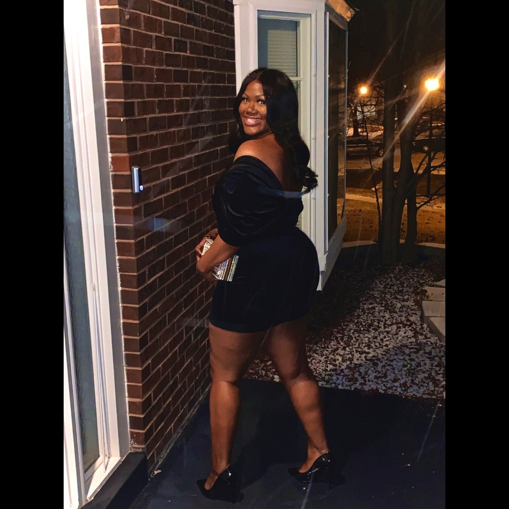 BLACK SUPER MINI VELVET DRESS 🖤